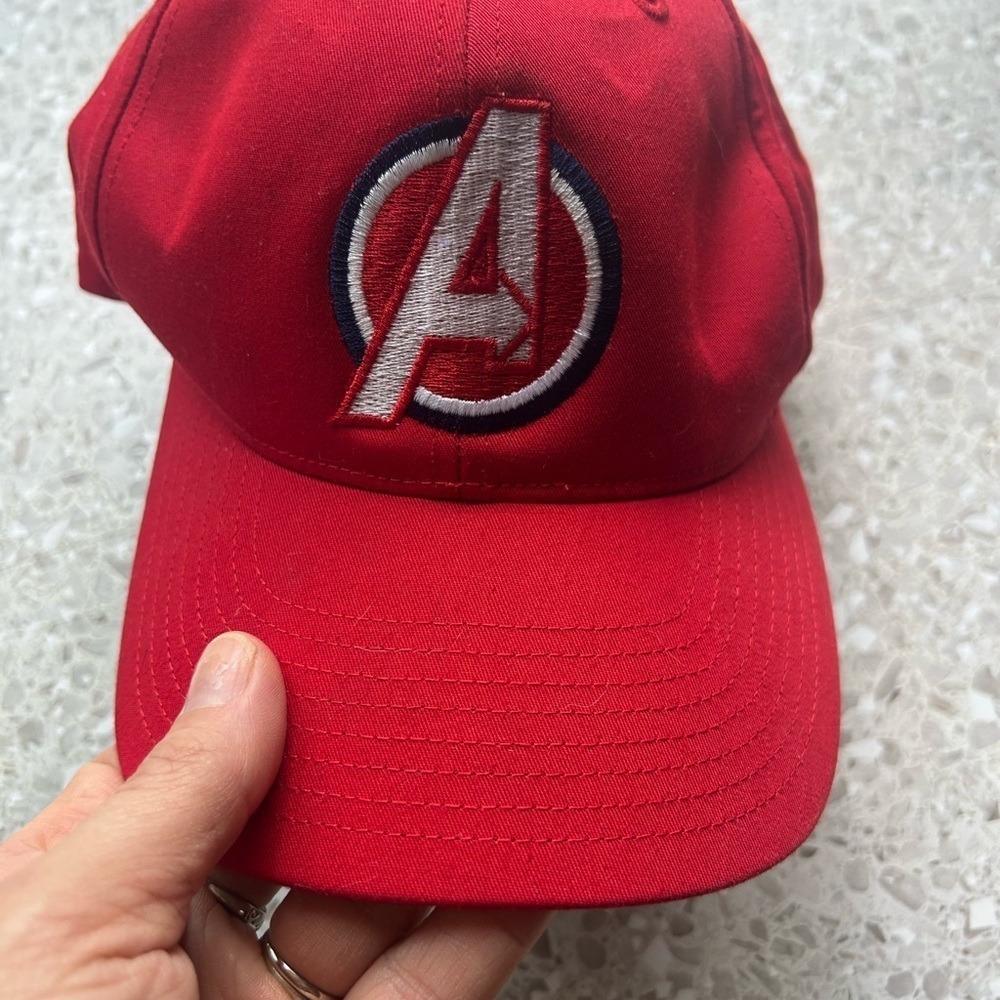 Red Avengers Kids  Cap md-lg